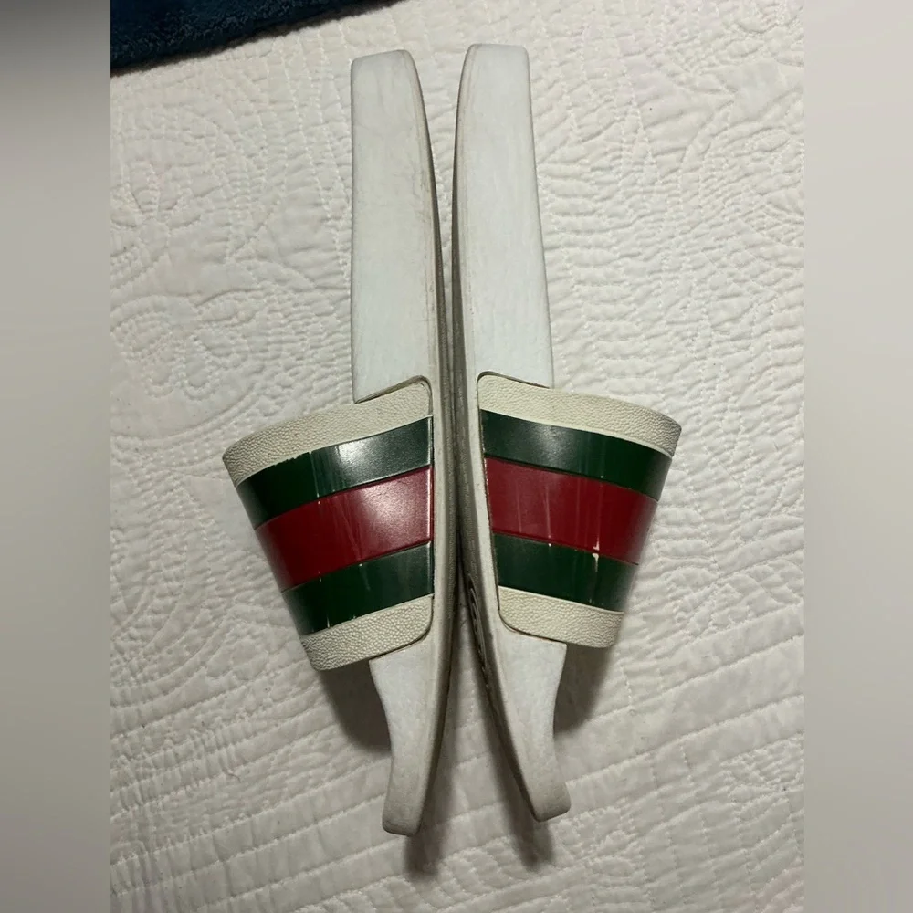 Gucci men’s web rubber slide sandal size 9